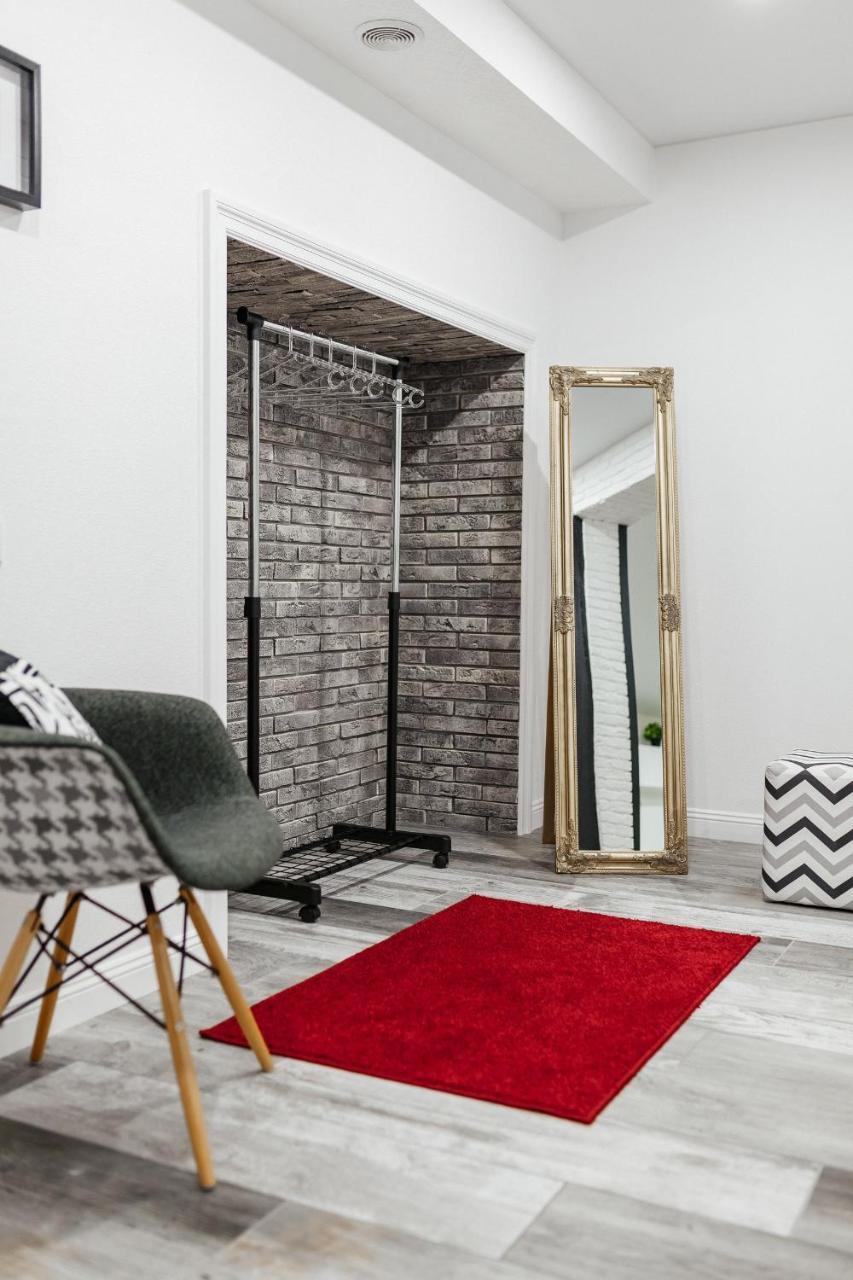 Two-Room Apartment On Lanzheronovskaya Одесса Экстерьер фото